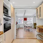 3 Bedroom Gorgeous In Сasa de vacaciones *