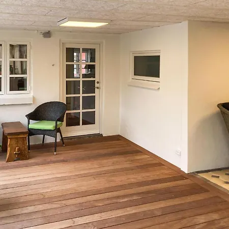 別荘 3 Bedroom Gorgeous In アッセンズ